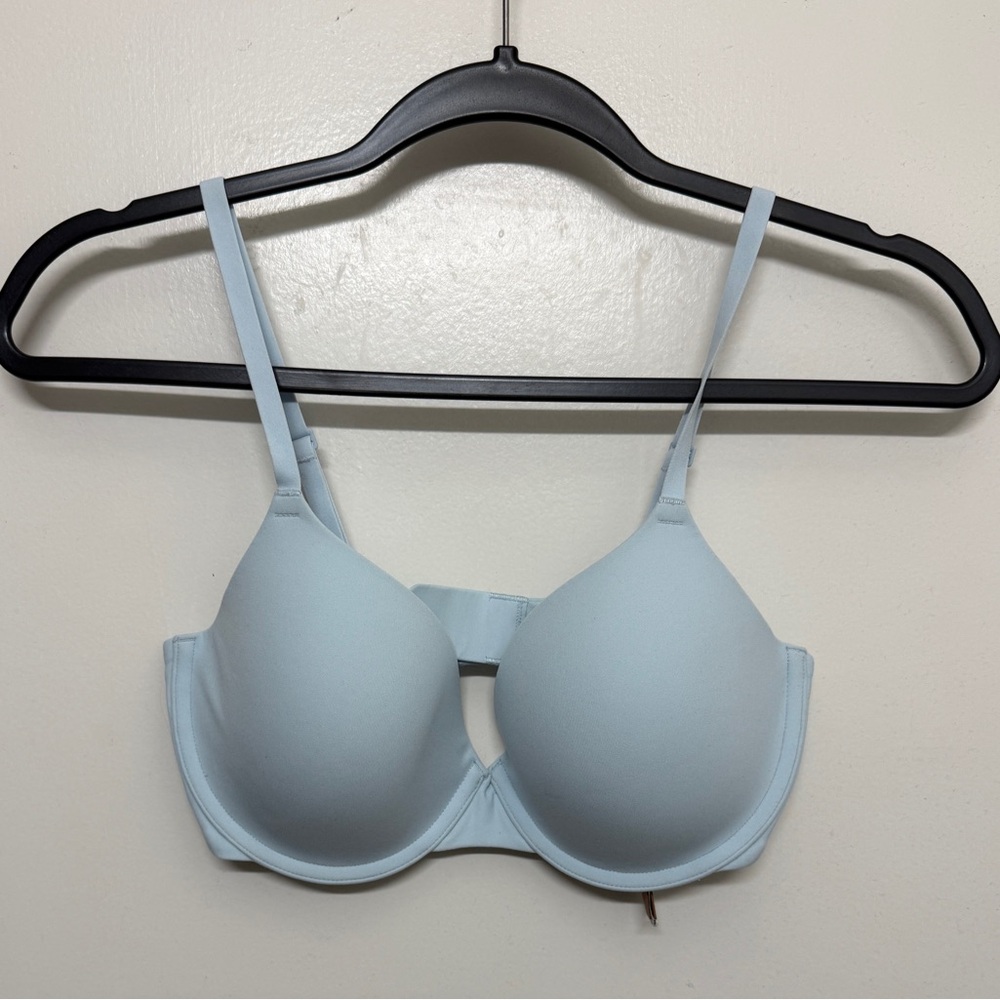 SKIMS Fits Everybody T-Shirt Bra Size 34D Color Opal